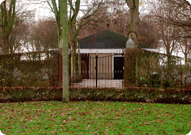 Nieuwe begraafplaats  aan de Biggekerksestraat te Koudekerke in 2001