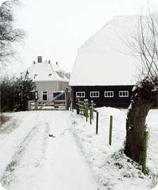sneeuwfoto van boerderij Groot ter Hooge te Koudekerke