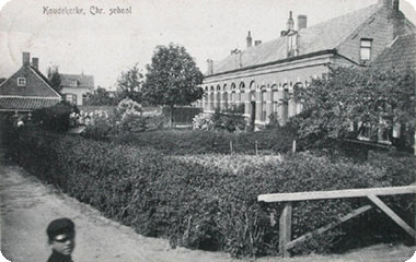 gereformeerde school en verenigingsgebouw aan de Tramstraat omstreeks 1900 te Koudekerke